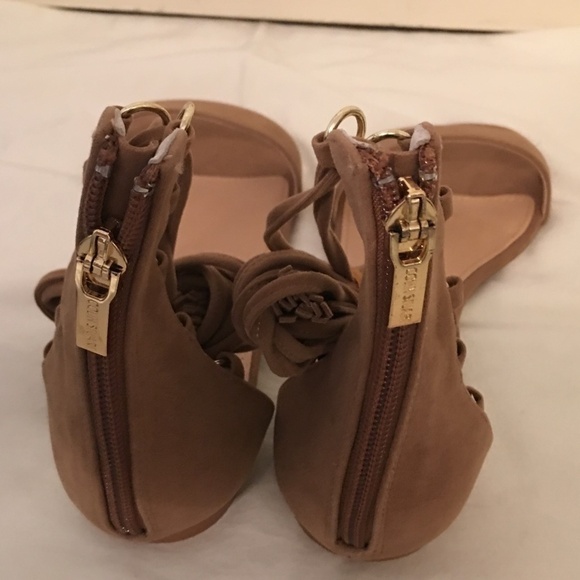 𝅺TAN and gold lace up wrap sandals Colin Stuart NEW - Picture 2 of 8